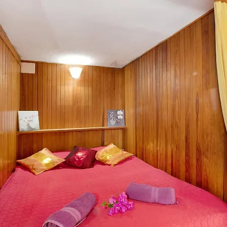 Welcome In Paradise Apartment